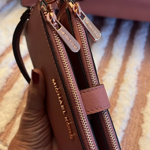 Michael Kors Jet Set Travel Large Double Wristlet in Rose Gold NWT - Picture 12 of 14